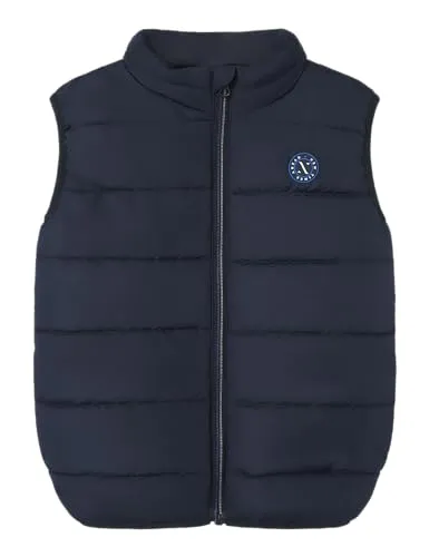 Name It Funktionsweste Mylane blau 122 - Funktionsjacke aus 100% recyceltem Polyester, ideal für aktive Kinder. Die unifarbene Weste bietet eine normale Passform und ist perfekt für Outdoor-Abenteuer.