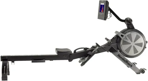 NordicTrack RW600 Rudergerät - iFIT-fähiges Rudergerät mit 7'' Touchscreen und 26 Widerstandsstufen, ideal für personalisierte Workouts und platzsparend zusammenklappbar.