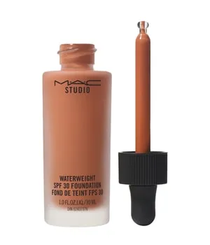 MAC Studio Waterweight Foundation NW50 mit SPF 30 - Make-up mit 30 ml, leichtes, feuchtigkeitsspendendes Finish und UV-Schutz für einen strahlenden Teint.