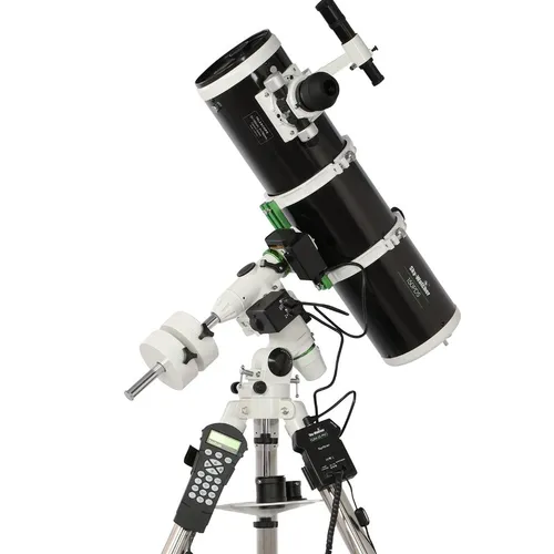 Skywatcher Teleskop N 150/750 PDS Explorer BD EQM-35 PRO SynScan GoTo - Reflektor-Teleskop der EQM-35 Serie für präzise Himmelsbeobachtungen, ausgestattet mit GoTo-Funktion für einfache Navigation und beeindruckende Sicht.