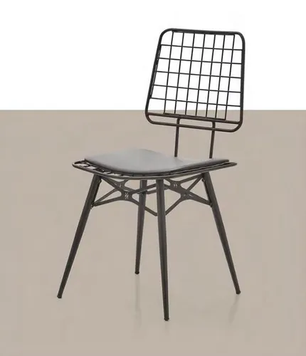 Gartenstuhl Metallstuhl mit Kissen in Schwarz - Moderner Esszimmerstuhl für Innen- und Außenbereich, inklusive bequemem Kissen. Maße: 53 x 41 x 90 cm, ideal für Terrasse und Balkon.