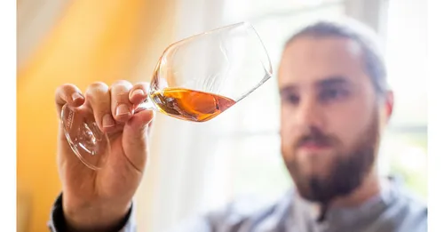 Jochen Schweizer Erlebnisgutschein Rum Tasting in der Villa Mumm Eltville, Rum erleben: Genussreise für alle Sinne