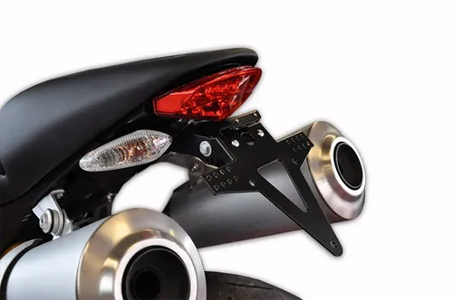 ZIEGER Kennzeichenhalter Classic für Ducati Monster 696 (2008-2014) - Stylischer Kennzeichenhalter in Schwarz mit modellspezifischer Adapterplatte und umfangreichem Montageset für eine einfache Installation.
