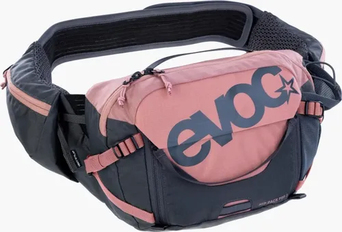 EVOC Hip Pack Pro 3L + 1,5L Bladder - Gürteltasche mit 1,5L Trinkblase, ideal für Trail-Fahrer. Dank optimiertem AIR FLOW CONTACT SYSTEM und VENTI FLAP bleibt die Tasche bequem und belüftet, egal ob bergauf oder bergab.