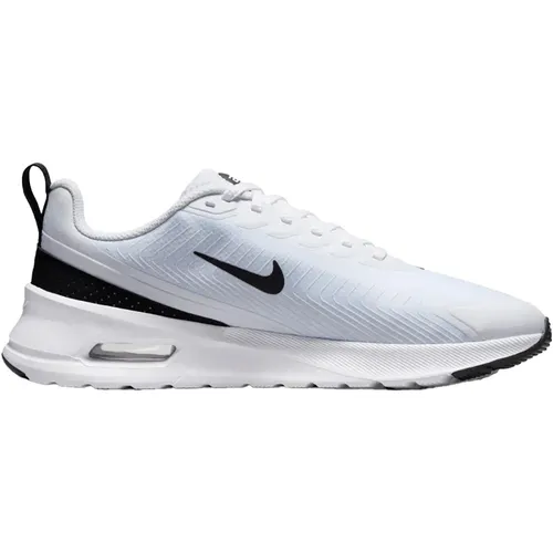Nike Air Max Nuaxis - Weiss - Sneaker mit atmungsaktivem Mesh und Leder für hohen Komfort. Sichtbare Air-Dämpfung sorgt für optimale Aufpralldämpfung und angenehmes Laufgefühl.