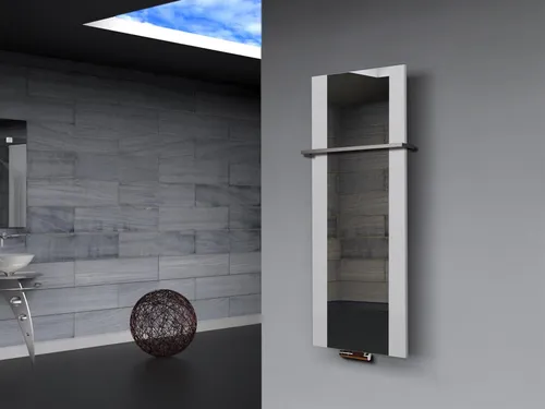 Szagato Badheizkörper Singapur mit Spiegel Design 120x47cm - Eleganter Badheizkörper in Weiß mit 799W Heizleistung und Echtglas-Spiegel, ideal für Badezimmer und Wohnräume. Made in Germany, 5 Jahre Garantie und hochwertige Verarbeitung.