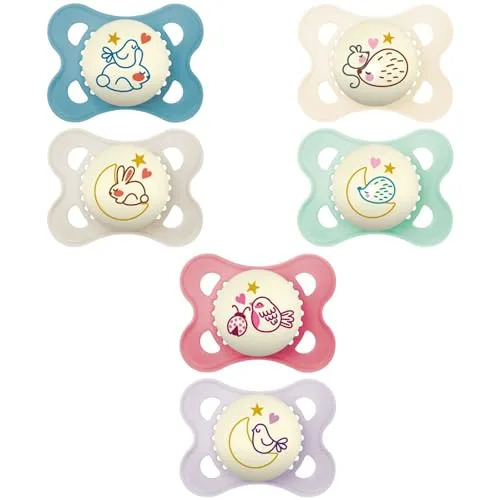 MAM | Original Night Schnuller 2-6 Monate (2 Stück) zufällige Farbwahl - Symmetrischer und anatomischer Silikonsauger - Leuchtender Babyschnuller mit Transport- und Sterilisierbox