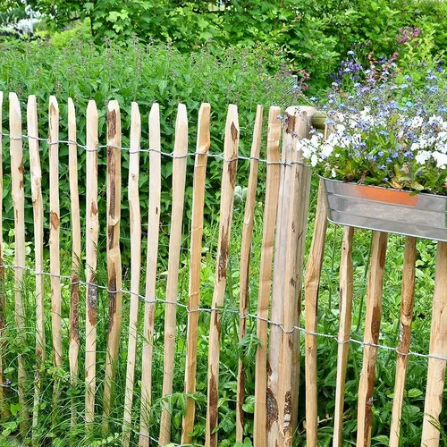 Staketenzaun 0,9x5m – Holzzaun für Garten und Gartenteich - Hochwertiger Staketenzaun aus Haselnuss, 5 Meter lang und ideal für Garten- und Teichgestaltung, bietet Sichtschutz und natürliche Optik.