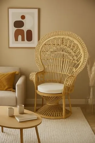 Rattansessel Pfauenthron von Möbel Direkt Online - Eleganter Sessel aus handgeflechtetem Rattan, ideal für stilvolle Wohnräume. Inklusive bequemem, runden Sitzkissen für höchsten Komfort.