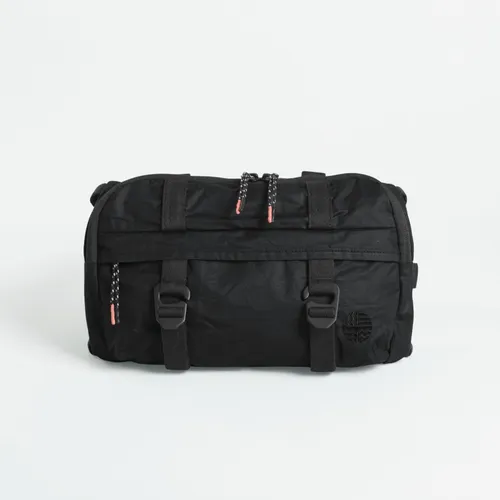 eoto Bauchtasche Hip:ster Prime Schwarz - Vielseitige Gürteltasche - Bauch- & Gürteltaschen, 100% recycelte Baumwolle, nachhaltig und vielseitig tragbar als Bauchtasche oder Cross-Body mit einem Volumen von 3,4l.