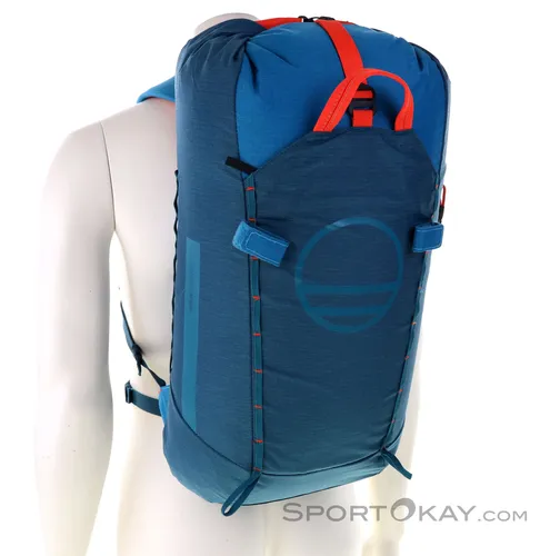 Wild Country Synchro 22l Kletterrucksack - Blau - Kletterausrüstung mit 22 Litern Volumen, ideal für Tagesausflüge und ausgestattet mit einem bequemen Tragesystem für maximalen Komfort.