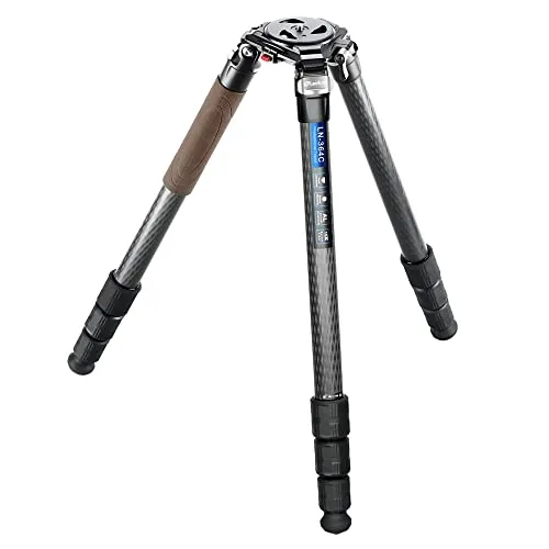 Leofoto Carbon-Dreibeinstativ LN-364C Mountain - Hochleistungsstativ - Stative der Mountain-Serie für extreme Lasten bis über 100kg, modular und ergonomisch gestaltet für schnelle Inbetriebnahme und Langlebigkeit.