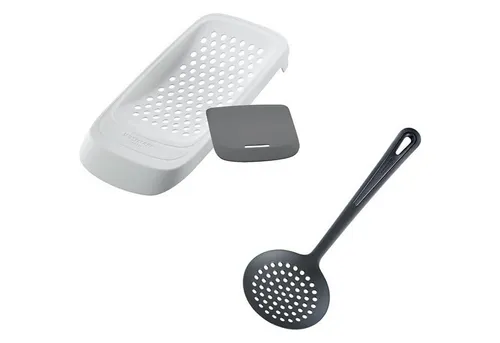 WESTMARK Spätzlereibe Set, 2tlg., 1 Spätzlereibe mit flexiblem Schaber, Spatzl + 1 Schöpflöf, ABS, PA, inkl. Schöpflöffel