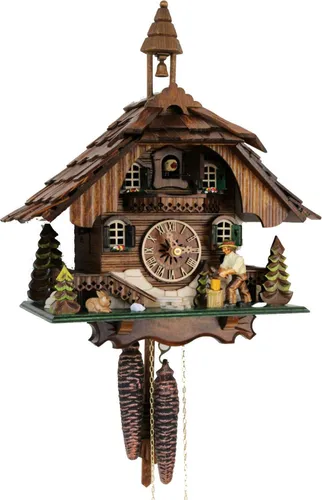 Kuckucksuhr original aus dem Schwarzwald - Wanduhren mit Regula 1 Tag Werk, Holzgehäuse und traditionellem Design. Der Kuckuck ruft stündlich und begeistert mit handgefertigten Details aus dem Schwarzwald.