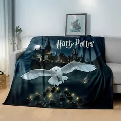 Harry Potter Kuscheldecke XL für Kinder und Erwachsene - Flauschige Fleece Decke mit Hogwarts & Eule Hedwig, 150x200 cm - Weiche Harry Potter Fleecedecke aus 100% Polyester, ideal für gemütliche Abende. Waschbar bei 30 Grad, trocknergeeignet und perfekt für Fans von Hogwarts! Maße: 150x200 cm.