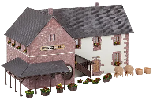Faller 130611 Spur H0 - Weinkellerei Bausatz - Detaillierter Bausatz einer Weinkellerei im Maßstab H0, ideal für Modellbahn-Enthusiasten. Perfekte Ergänzung für Ihre Landschaftsgestaltung.