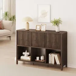 en.casa Sideboard »Lukkodso« mit 3 Türen - Bad-Kommode in Walnussoptik, mit 6 Fächern und praktischer Push-to-open-Funktion für einfachen Zugang. Perfekt für stilvolle Stauraumlösungen.