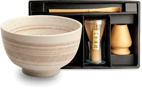 Matcha Set 4 tlg. mit japanischer Schale, Besen & Löffel - Traditionelles Matcha Set in Geschenkverpackung: Handbemalte Keramikschale (400 ml), natürlicher Chasen-Besen und Chashaku-Löffel. Ideal für die authentische Zubereitung von Matcha-Tee und perfekte Geschenkidee.