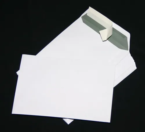Produktbild St. Versandtaschen extra stark 120 gr DIN A4 C4 weiß ohne Fenster HK 100