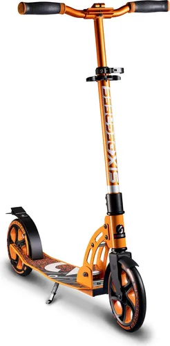 Six Degrees Aluminium Scooter 205 mm - Faltbarer Kinderroller in Orange, ideal für Sicherheit und Spaß mit 205 mm PU-Rollen und höhenverstellbarem Lenker