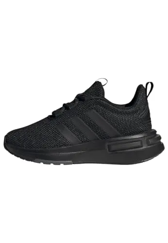 adidas Racer TR23 Kinder Laufschuhe - Sneaker für Jungen mit regulärer Passform, atmungsaktivem Mesh-Obermaterial und bequemer Cloudfoam-Zwischensohle für optimalen Laufkomfort.