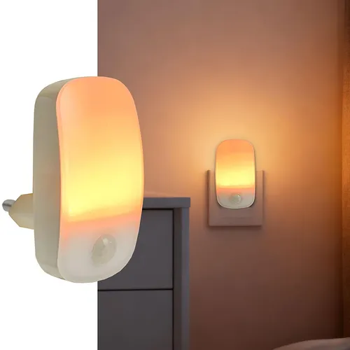 LED Nachtlicht Stecker mit Bewegungsmelder & Dämmerungssensor, Orientierungslicht für die Steckdose, 11 Lm Warmweiss, für Flur, Treppe & Kinderzimmer