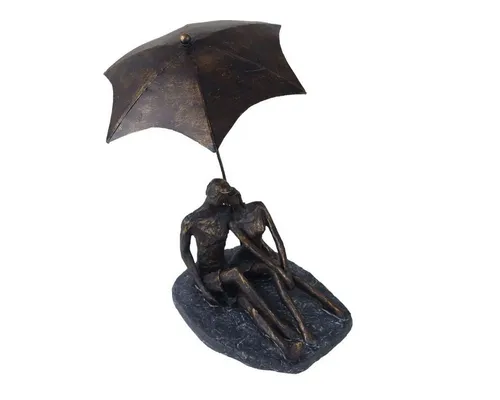 Casablanca Dekofigur Rendezvous – Polyfigur in Bronze - Hochwertige Polystone-Figur eines verliebten Paares unter einem Sonnenschirm. Ideal für Regale oder Tische, bringt sie romantische Stimmung in Ihr Zuhause. Edles Bronzefinish sorgt für einen attraktiven Blickfang.