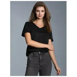 Trigema Damen V-Shirt Slim Fit - Stylisches T-Shirt für Damen im Slim Fit, aus 100 % supergekämmter Baumwolle für höchsten Tragekomfort und eine perfekte Passform.
