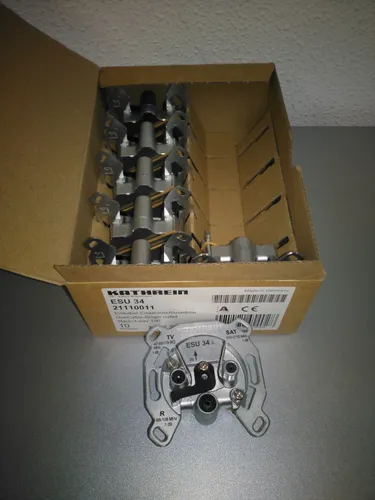 Kathrein Einkabel-Steckdose 3fach ESU 34 - 3-fach Einkabelanschlussdose für SAT, TV und Radio, mit DC-Durchlass und niedriger Anschlussdämpfung für optimale Signalqualität.