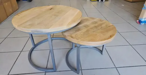 2er Set Couchtisch Sam aus Mangoholz mit Metallgestell - Praktisches 2er Set Beistelltische aus echtem Mangoholz und robustem Metallgestell. Ideal für kleine Wohnzimmer – jedes Stück ein handgefertigtes Unikat. Tisch 1: 55 cm, Tisch 2: 42 cm, perfekt für stilvolle Akzente.