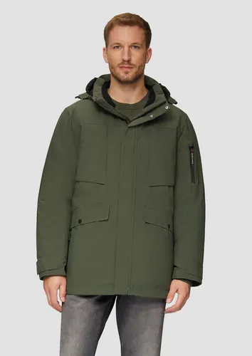 s.Oliver Outdoorjacke mit Stehkragen - Kompakte Outdoorjacke mit fixierter Kapuze und praktischem Reißverschluss. Ideal für aktive Tage im Freien, bietet sie Komfort und Stil im Regular Fit.