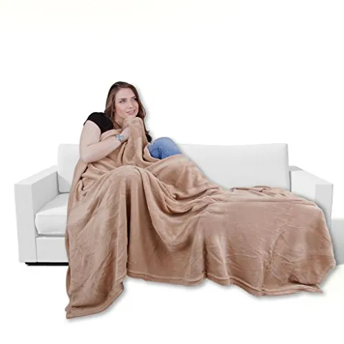 Bestgoodies Kuscheldecke 220x240cm in Beige - Kuschelige XXL-Wohndecke aus 100% pflegeleichtem Polyester, ideal für Wärme und Komfort. Vielseitig einsetzbar als Sofa- oder Bettüberwurf, maschinenwaschbar und in vielen Farben erhältlich.