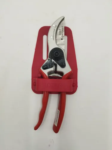 FREUND Gartenschere 2002 - Vielseitige Baumschere für präzise Schnitte - Astscheren für Gartenliebhaber, ideal zum Schneiden von Ästen und Blumen mit ergonomischem Design für maximalen Komfort.