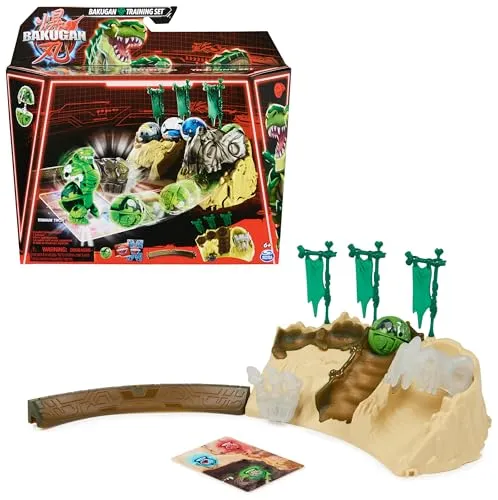 Bakugan Training Set Dino - Spielfiguren – Gestalte individuelle Bakugan-Kämpfe mit diesem Set, das 3 Totems, Clan-Flaggen und ein Wandstück enthält für endlosen Spielspaß und kreative Herausforderungen.