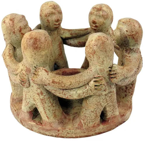 Teelichthalter Freundeskreis für 6 Personen - Ethno-Kerzenständer aus fair gehandelt Keramik, ideal für gemütliche Abende mit Freunden, Maße: 13x18x18 cm.