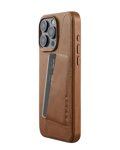 Mujjo Lederhülle Wallet für iPhone 15 Pro Max - Braun - Elegante Klapphülle mit Brieftaschenfunktion für 2-3 Karten, aus hochwertigem europäischem Leder und Magsafe-kompatibel für komfortables kabelloses Laden.