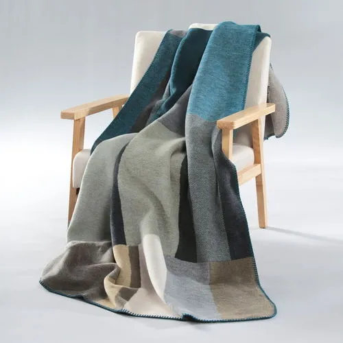 Biederlack Tagesdecke Verdant Vibes, 150 x 200cm - Bettdecken aus 58% Baumwolle, 35% Polyacryl und 7% Polyester, ideal für gemütliche Abende und stilvolle Akzente in Ihrem Zuhause.