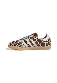 Damen Sneaker SAMBA OG 382/3EU - Der SAMBA OG Sneaker vereint legendäre Fußball-Optik mit modernem Streetstyle. Aus hochwertigem Glattleder gefertigt, bietet er hohen Komfort und eine strapazierfähige Gummiaußensohle für optimalen Halt.