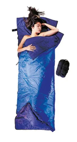 Cocoon Tropic Traveler Silk Schlafsack - Leichter Kunstfaserschlafsack in Blau/Tuareg, ideal für Trekking und Reisen. Mit hochwertigem Innenmaterial aus Seide und Baumwolle für optimalen Schlafkomfort.