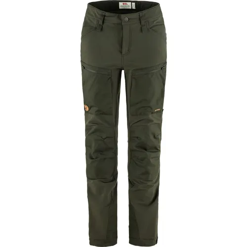 Fjällräven Keb Agile Winter Trousers Women Regular Deep Forest (42) - Wanderhosen für Damen, ideal für Winterabenteuer. Langlebig, warm und bequem dank Vier-Wege-Stretchmaterial. PFC-frei und mit G-1000 Stretch-Verstärkungen für optimale Bewegungsfreiheit.