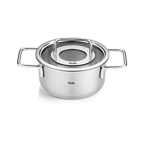 Fissler Kochtopf Pure Collection, Edelstahl 18/10 - Made in Germany - Hochwertiger Kochtopf aus rostfreiem Edelstahl mit hitzebeständigem Glasdeckel, ideal für alle Herdarten. Ergonomische Griffe und 10 Jahre Garantie machen ihn zum perfekten Küchenhelfer.