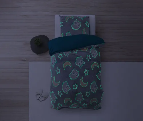 Sleeptime Kinderbettwäsche glow in the dark - Bettwäsche 135x200 cm aus Microfaser mit leuchtendem Mond- und Sternenmotiv, perfekt für süße Träume von Jungen und Mädchen. Ideal als Geschenk zu Weihnachten!