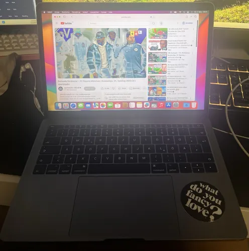 Apple Laptop MacBook Pro 13