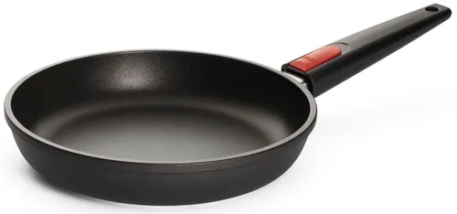 WOLL Bratpfanne Nowo Titanium, Ø 24 cm - Hochwertige Aluminiumguss-Pfanne, antihaftbeschichtet und spülmaschinengeeignet, ideal für Elektro- und Gasherde, hitzebeständig bis 250°C.