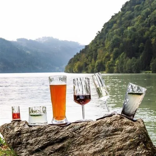 silwy Magnet Longdrinkgläser 300ml 6er Set - Bruchsichere Longdrinkgläser aus hochwertigem Kunststoff mit innovativen Magnetpads, ideal für sichere Nutzung zu Hause oder unterwegs.