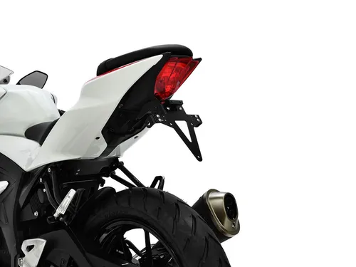 ZIEGER Kennzeichenhalter Classic Complete für Suzuki GSX-R 125 - Robuster Kennzeichenhalter für Suzuki GSX-R 125, schwarz pulverbeschichtet. Verstellbarer Neigungswinkel und Blinkerhalter in 4 Positionen. Einfache Montage ohne Verkleidungsänderung. ABE-frei für unkomplizierte Nutzung.