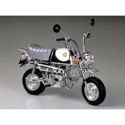 Dickie Tamiya 300016031 - 1:6 Honda Gorilla Modellbau - Motorrad-Modellbausatz mit präzisen Kleinteilen und abgerundeten Kanten für ein perfektes Finish. Ideal für Modellbau-Enthusiasten, die Wert auf Detailtreue legen.