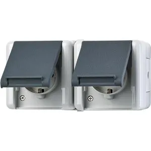 Jung Steckdose 8220 W, IP44, 2-fach, grau – Feuchtraum geeignet - Steckdose für den Feuchtraum mit stabilem und wasserfestem Gehäuse (IP44). Ideal für Keller oder Garage. Made in Germany, Montageart: Aufputz.