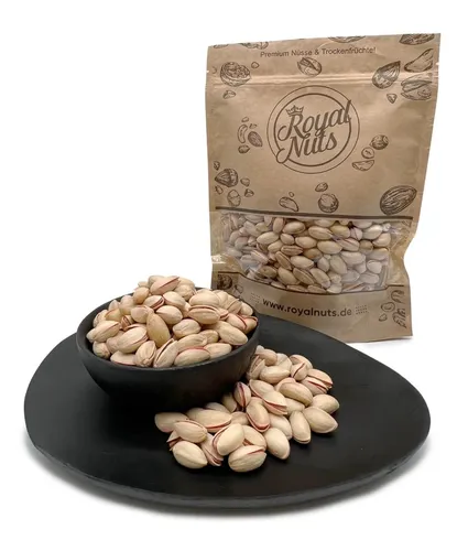 Royalnuts Pistazien mit Schale - 500g - Genießen Sie die knackigen Pistazien mit Schale von Royalnuts. Ideal zum Snacken und für gesellige Abende. Verpackt in 500g, perfekt für Nussliebhaber.