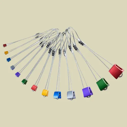 Black Diamond Stopper Set Pro Größe 1-13 - Keile, Friends & Haken – Vielseitiges Stopper-Set mit strapazierfähigen Köpfen und Stahlkabel für sicheres Klettern in verschiedenen Rissformen.